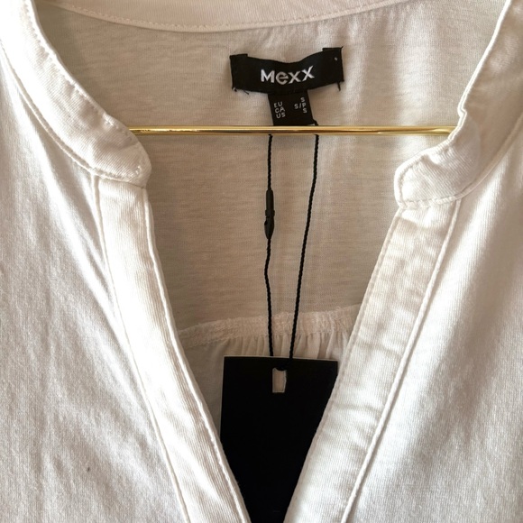 Mexx Cream long sleeve shirt with Floral Embroidery, NWT, Size Small - Picture 2 of 11